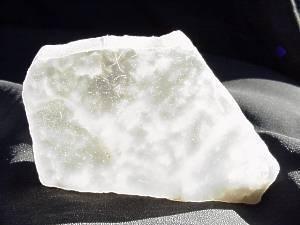 Камни и материалы: Редкие минералы. Улексит.