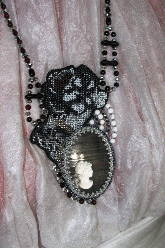 Альбом пользователя MarinaD: Кулон Ретро