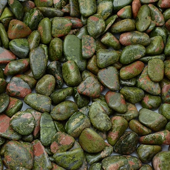 Камни и материалы: Минералы Кольского полуострова. Самоцветный гранит по имени унакит
