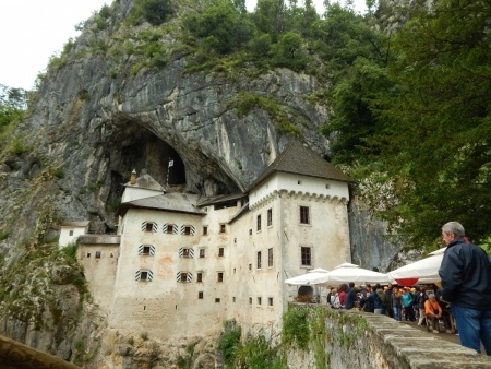 Путешествия: Хорватия. День шестой. Словения с бабочками, пещерой и замком в скале (очень много фото). Часть 2 - замок в скале