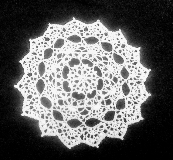 НЕбисерная лавка чудес: Салфетка Маргарет