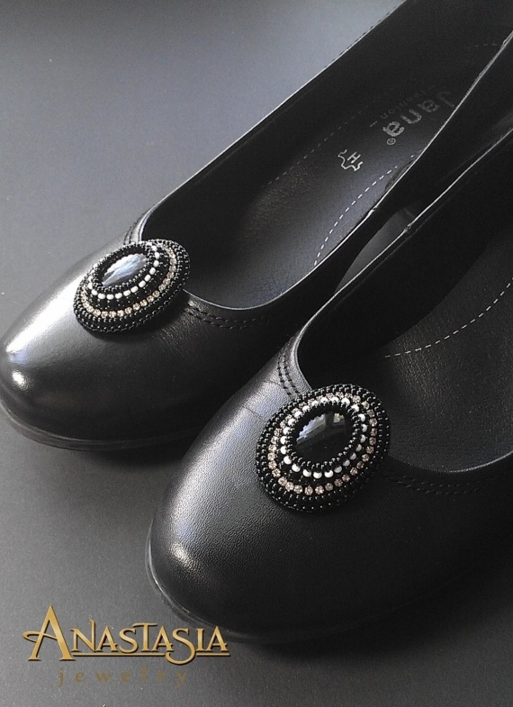 Альбом пользователя Настя: Комплект из бисера и камней Black&White колье и клипсы для обуви