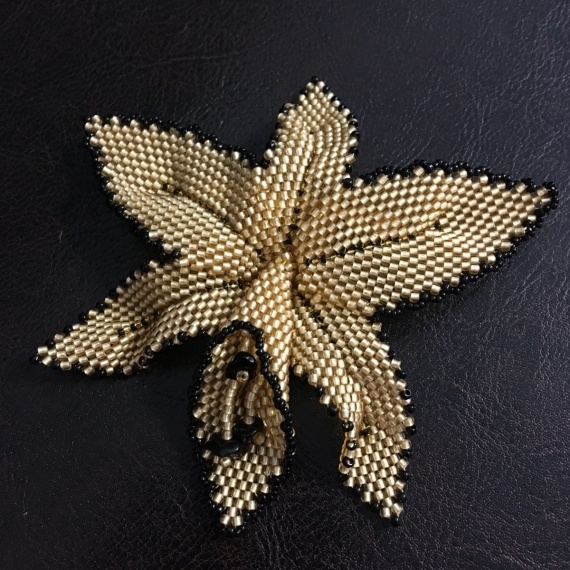 Альбом пользователя НадеждаВалерьевна: Пара орхидей и браслетик