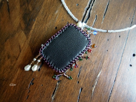 Альбом пользователя Glen: Мини-кулон Птичка в клетке...или за..?