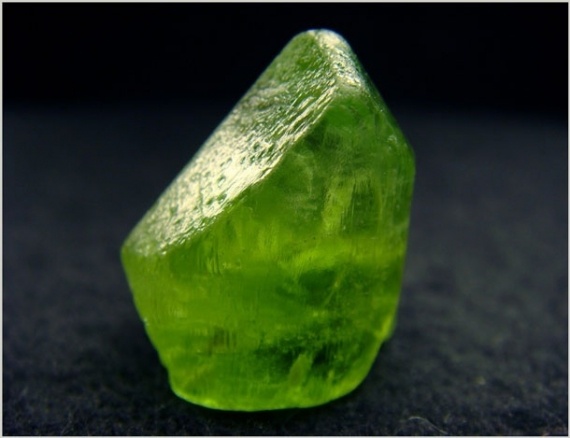 Камни и материалы: Флудилка: Эзотерические стихи о магических и лечебных свойствах хризолита