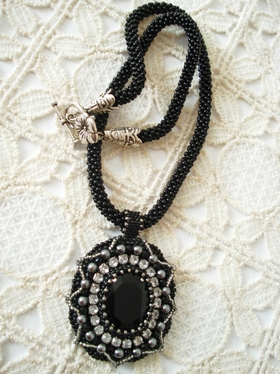 Альбом пользователя lora-rod: Кулон Магия черного