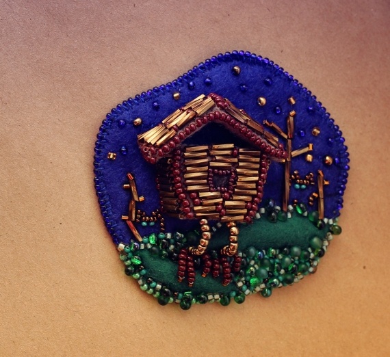Альбом пользователя Ксюнька: Брошь «Избушка там на курьих ножках...»