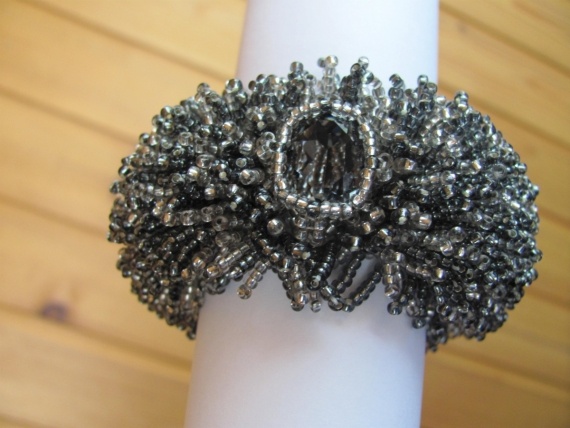 Альбом пользователя Зовутка: Браслет бисерный мех