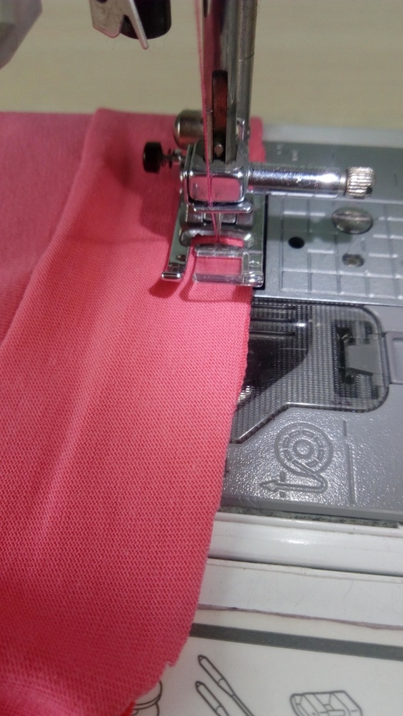 Швейный уголок: Шьём трикотаж на бытовой машинке