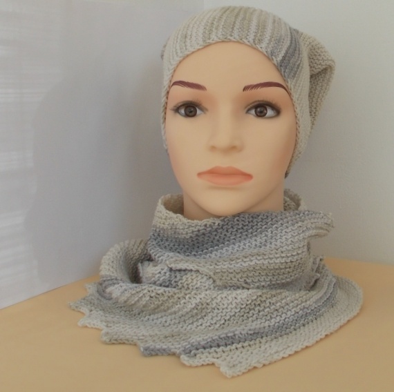 НЕбисерная лавка чудес: Комплект для девочки: вязаная мини-шаль и шапочка-бини