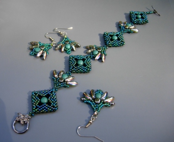 Альбом пользователя Алекс: Серебряные цветы изумрудного леса