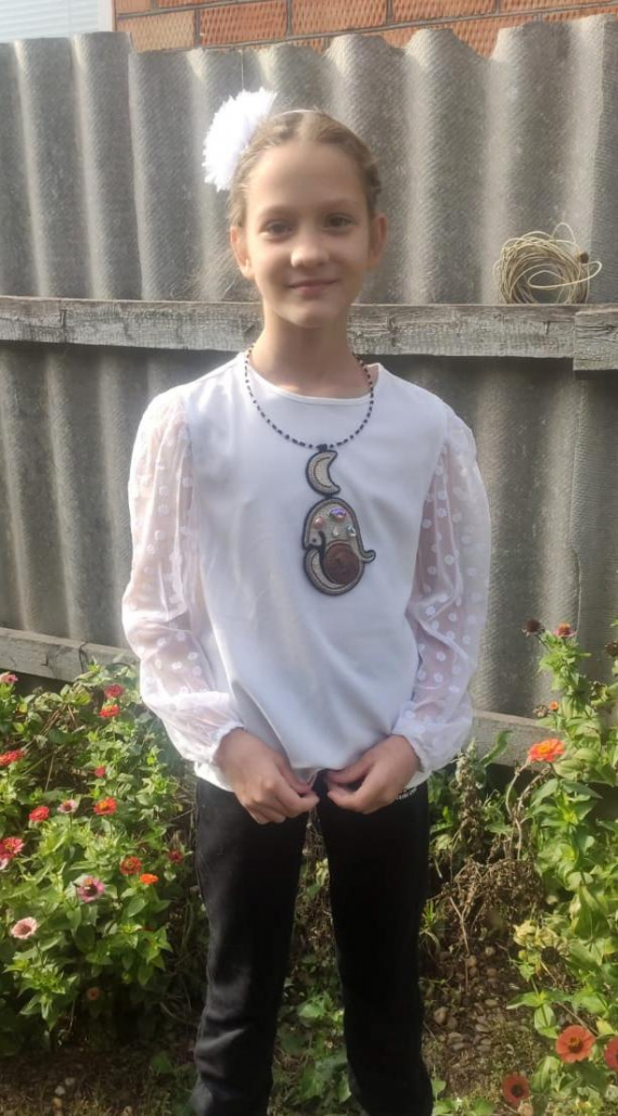 Альбом пользователя Мурлыкающая_Пантера: Кулон Поклоняясь месяцу...