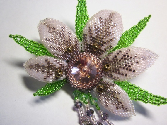 Альбом пользователя tati-ana: Неженка еще одна брошь по МК Юли