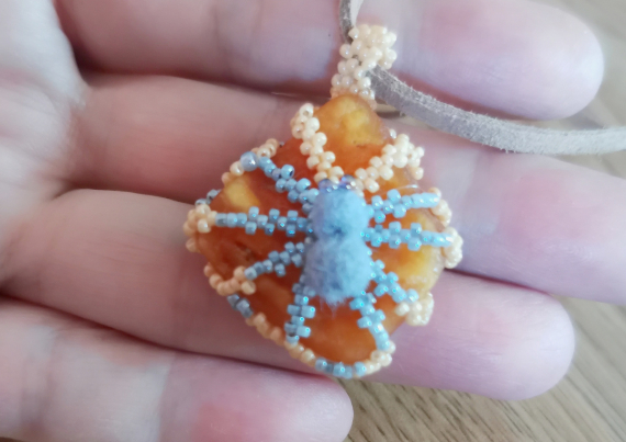 Альбом пользователя Наталья-Любава: Кулон с янтарем