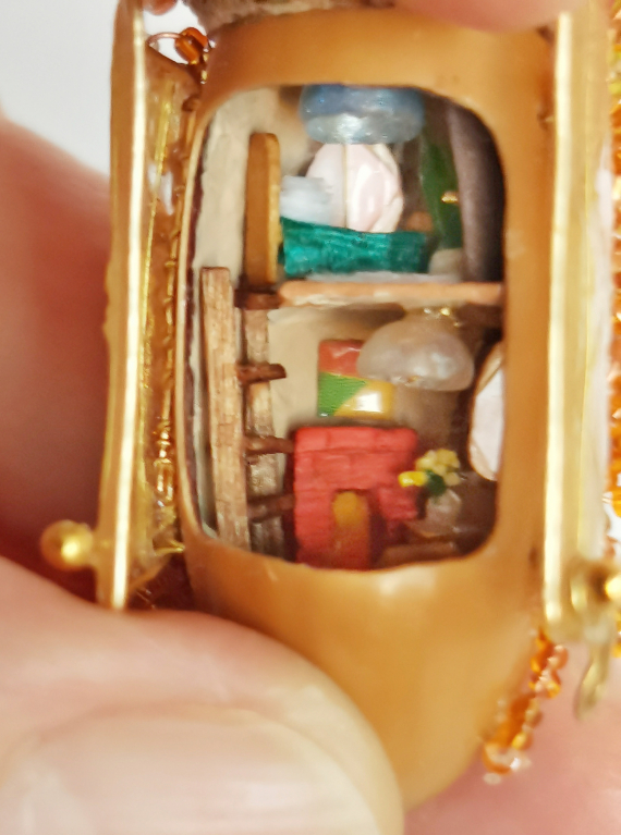 НЕбисерная лавка чудес: Домик в скорлупе желудя. Окончание.