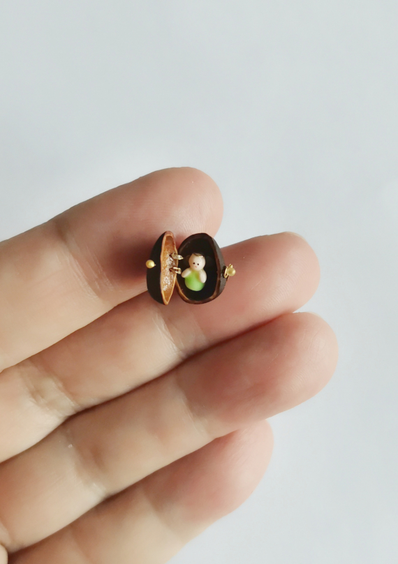 НЕбисерная лавка чудес: Ангелочек в скорлупе кедрового орешка