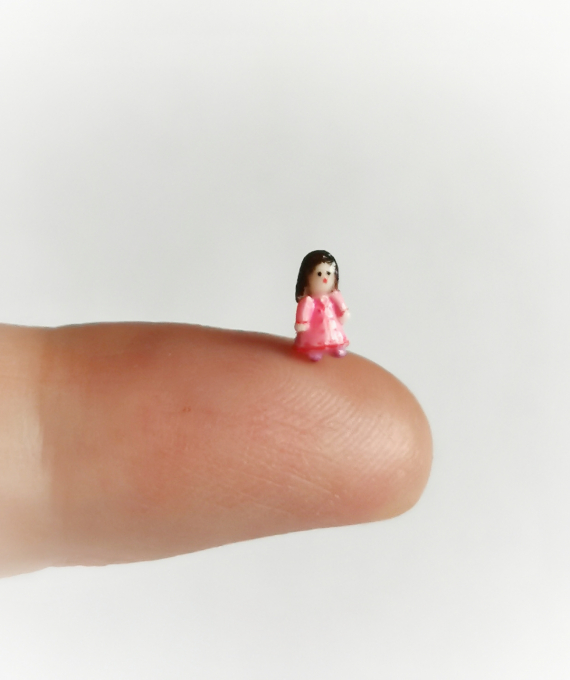 НЕбисерная лавка чудес: Миниатюрная девочка