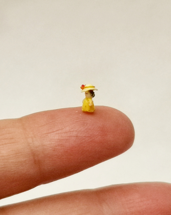 НЕбисерная лавка чудес: Дама в шляпе-миниатюра