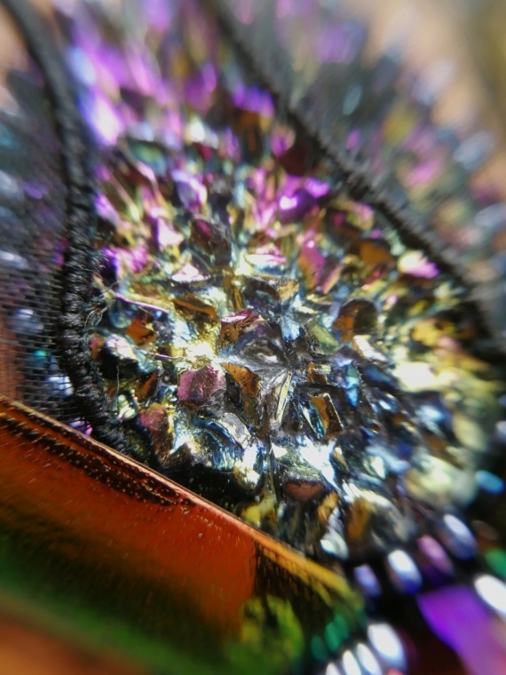 Флудилка: Фото украшений и кабошонов, сделанные на телефон через макро-линзу