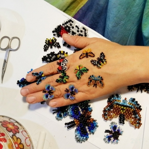 Альбом пользователя ЕкатеринаКостинская: Микро-бабочки в трёх размерах бисера