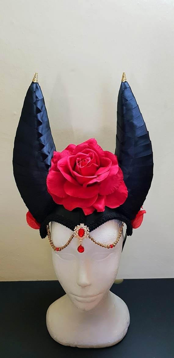 НЕбисерная лавка чудес: Корона для касплея.