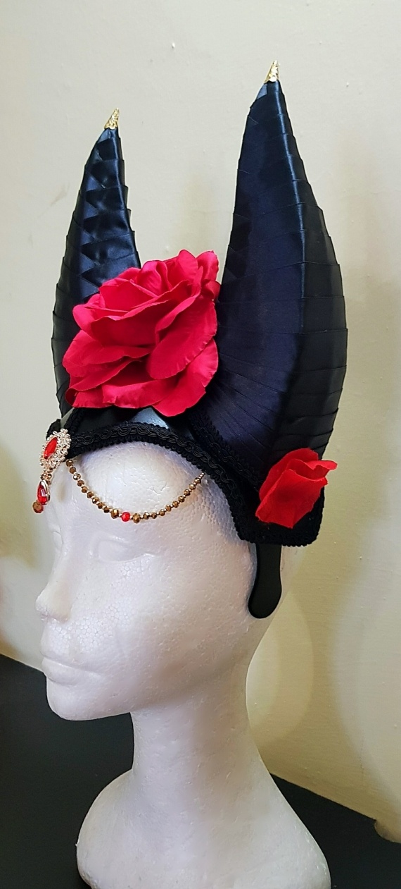 НЕбисерная лавка чудес: Корона для касплея.