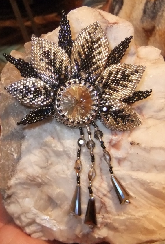 Альбом пользователя oksi810: Брошь Серебряное сияние  по МК броши Элеонора