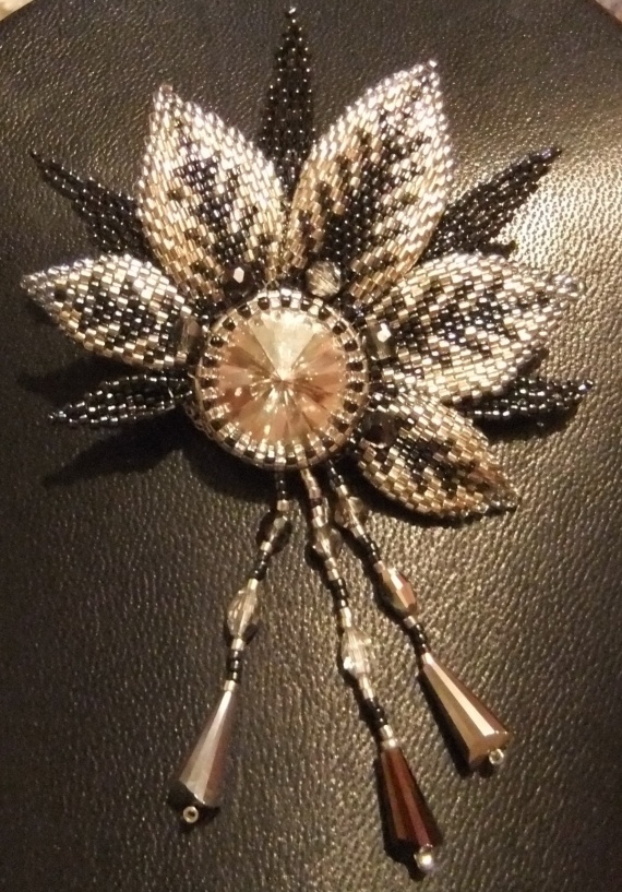 Альбом пользователя oksi810: Брошь Серебряное сияние  по МК броши Элеонора