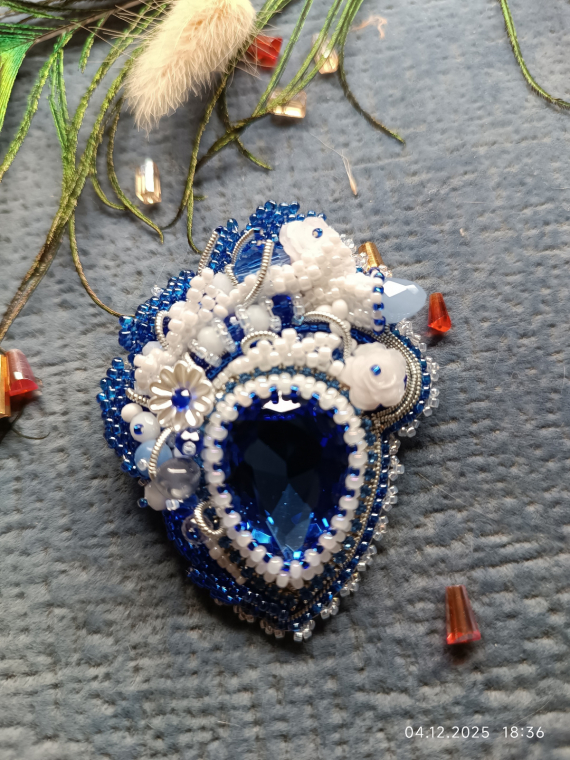 Альбом пользователя oksi810: Брошь .....