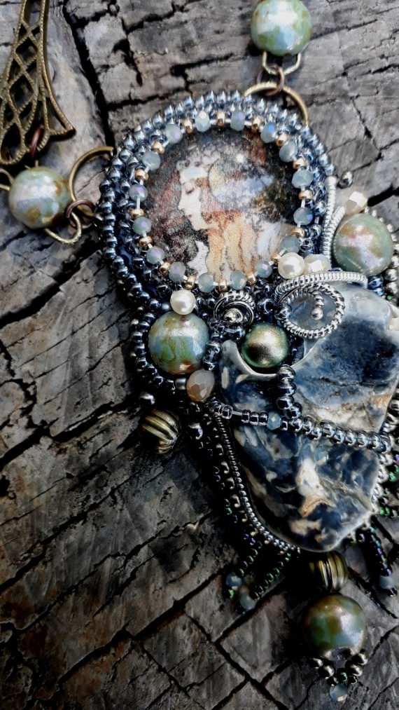 Альбом пользователя Мари05: Кулон Лев Альфонса Мухи