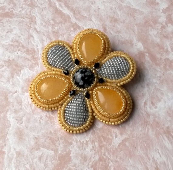 Альбом пользователя Stavka0761: Брошь Цветок жадеитовый