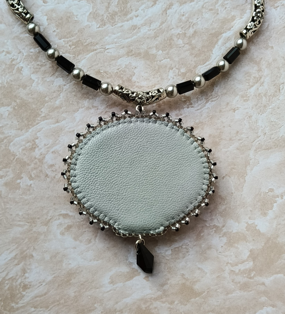 Альбом пользователя Stavka0761: Чокер с перламутровым кулоном