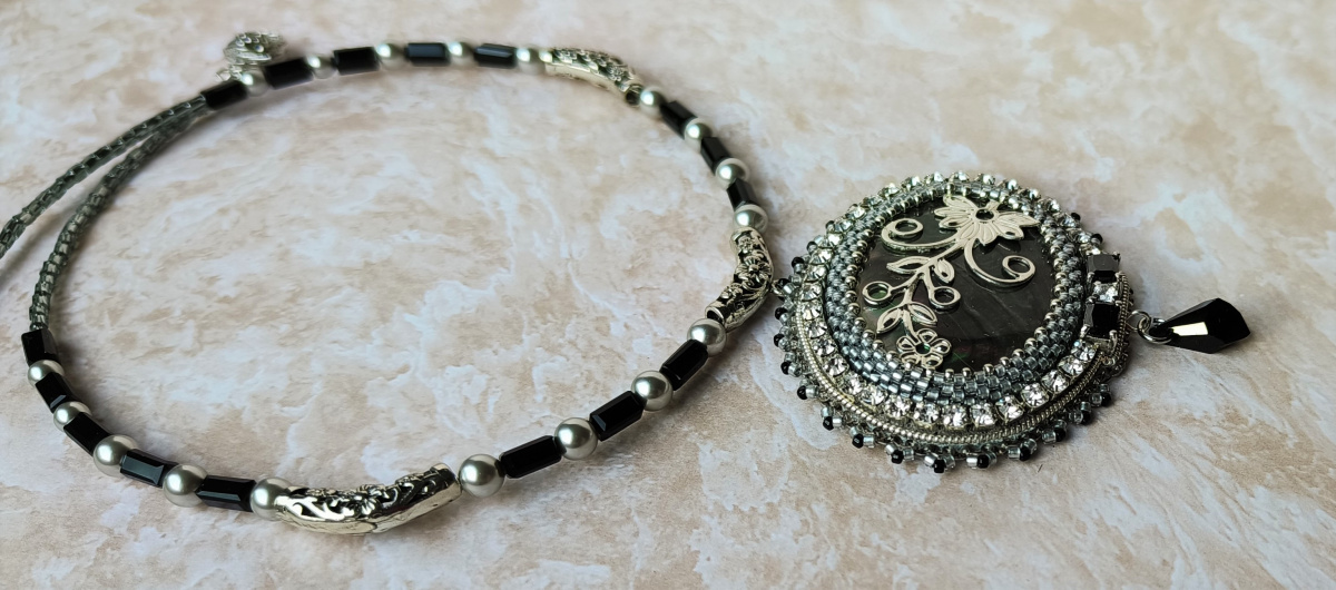 Альбом пользователя Stavka0761: Чокер с перламутровым кулоном