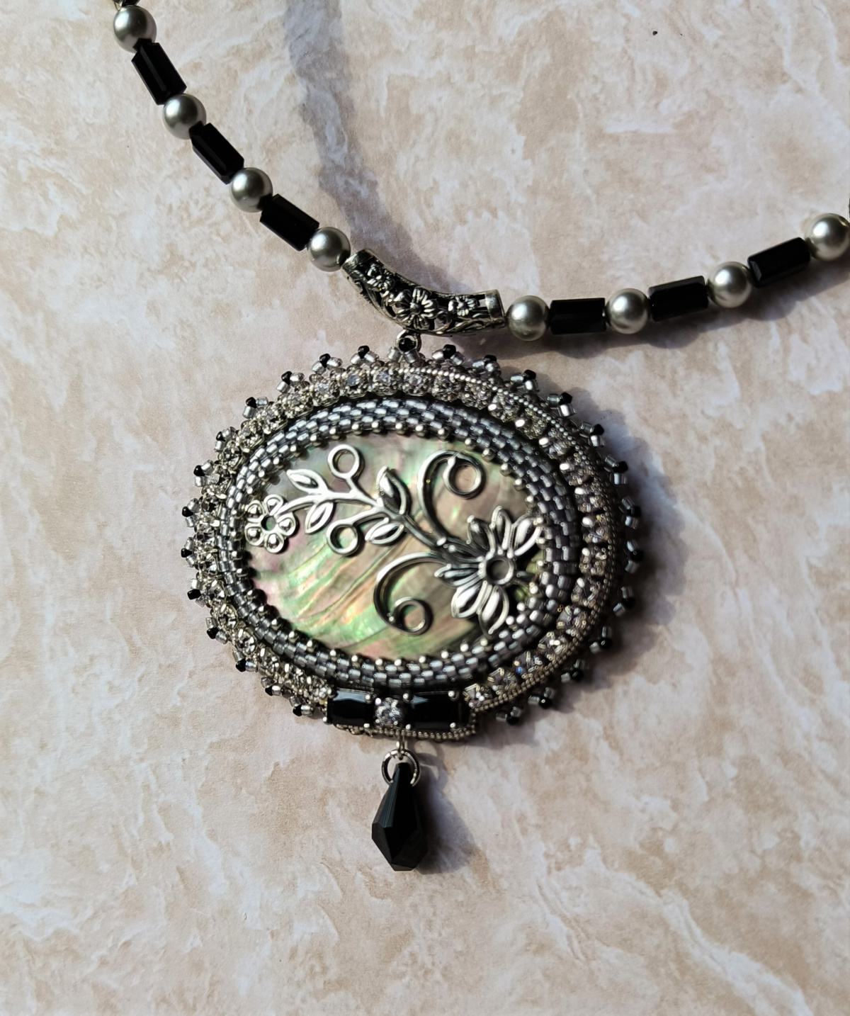 Альбом пользователя Stavka0761: Чокер с перламутровым кулоном