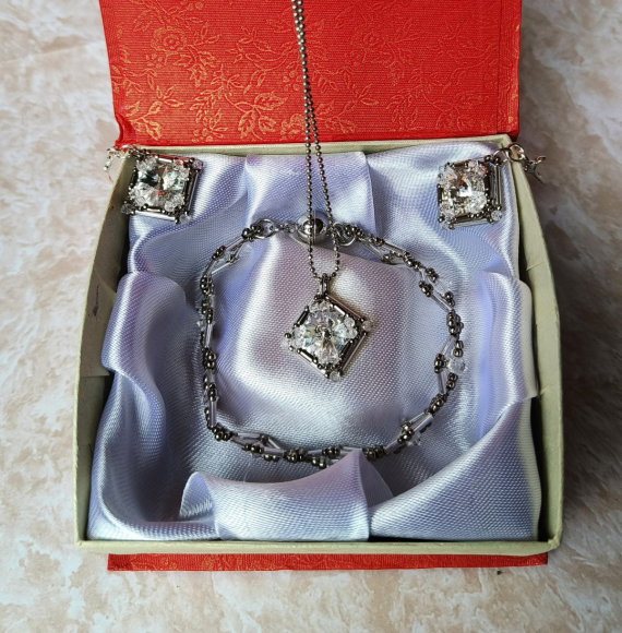 Альбом пользователя Stavka0761: Комплект из свариков и стекляруса Льдинки