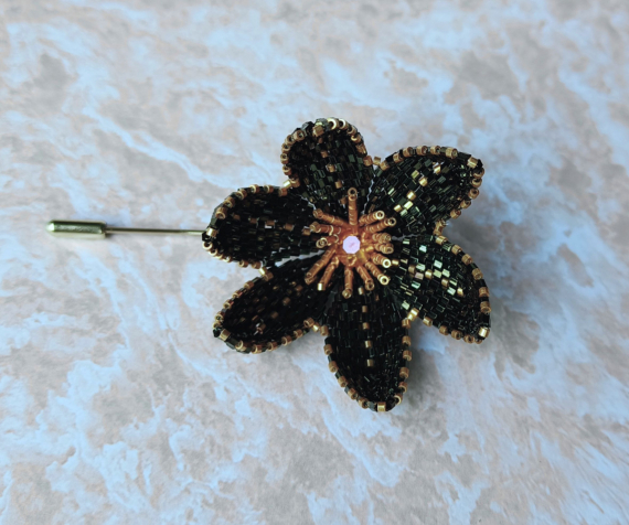 Альбом пользователя Stavka0761: Брошь неопознанный цветок