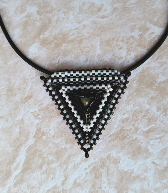 Альбом пользователя Stavka0761: Кулон треугольник из китайской делики