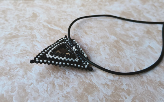 Альбом пользователя Stavka0761: Кулон треугольник из китайской делики