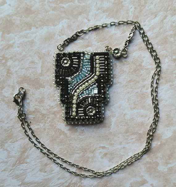 Альбом пользователя Stavka0761: Небольшой вышитый кулон