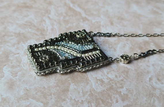 Альбом пользователя Stavka0761: Небольшой вышитый кулон