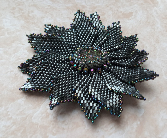 Альбом пользователя Stavka0761: Лариат с листиками или переделка из непутёвого цветка