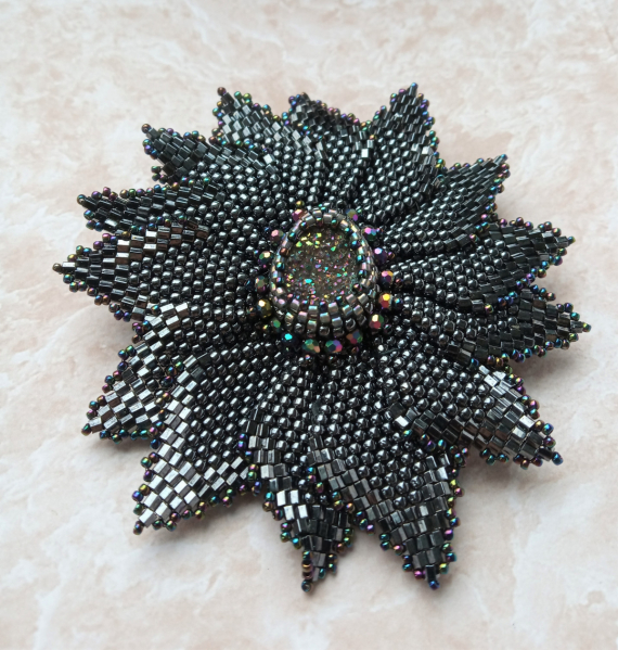 Альбом пользователя Stavka0761: Лариат с листиками или переделка из непутёвого цветка