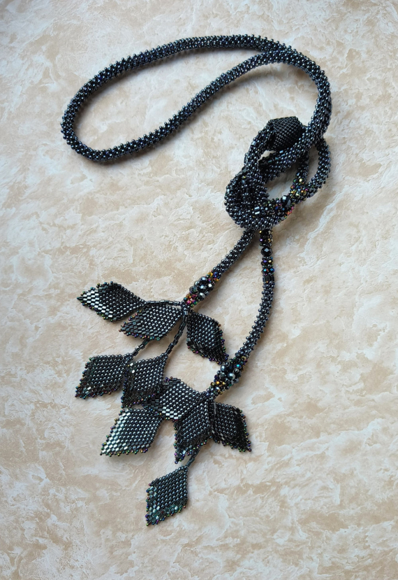 Альбом пользователя Stavka0761: Лариат с листиками или переделка из непутёвого цветка