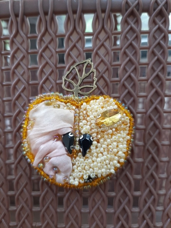 Альбом пользователя HULIGANKA: Брошь Яблоко желтое