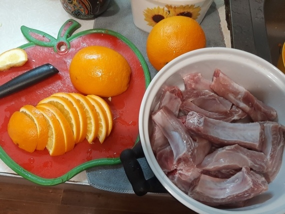 Кухня: Ребрышки в апельсине
