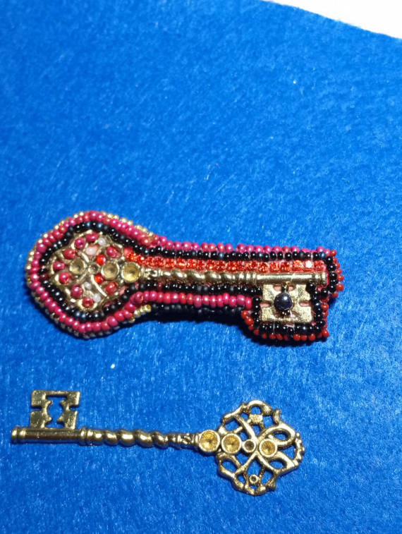 Альбом пользователя HULIGANKA: БрошкаКлючик от Тортиллы и многострадальная подушка