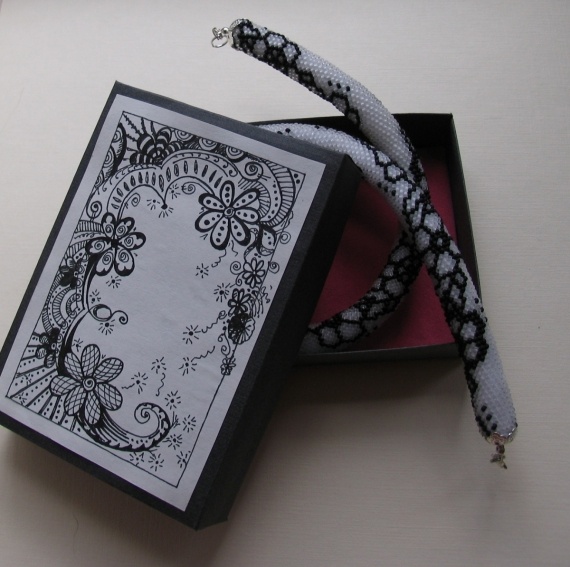 Альбом пользователя anela: Жгут Монохромный сад