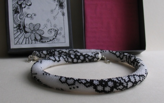 Альбом пользователя anela: Жгут Монохромный сад