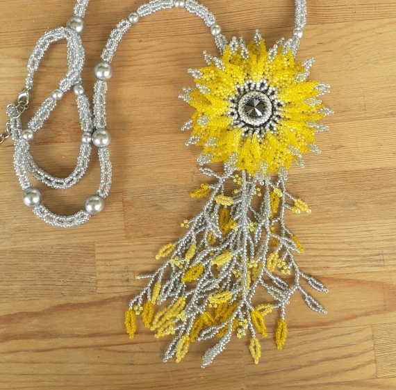 Альбом пользователя Natali_Natali: Цветок солнца - кулон на длинной цепочке