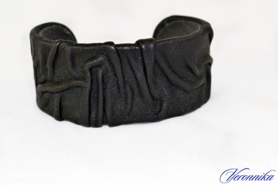 НЕбисерная лавка чудес: Браслеты из кожи